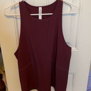 Lululemon maroon tank top